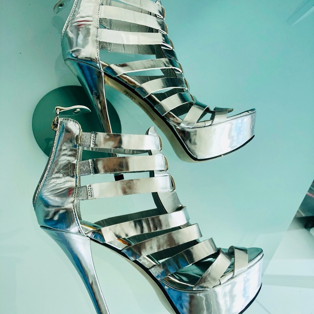 Heels - Picture 2 of 7